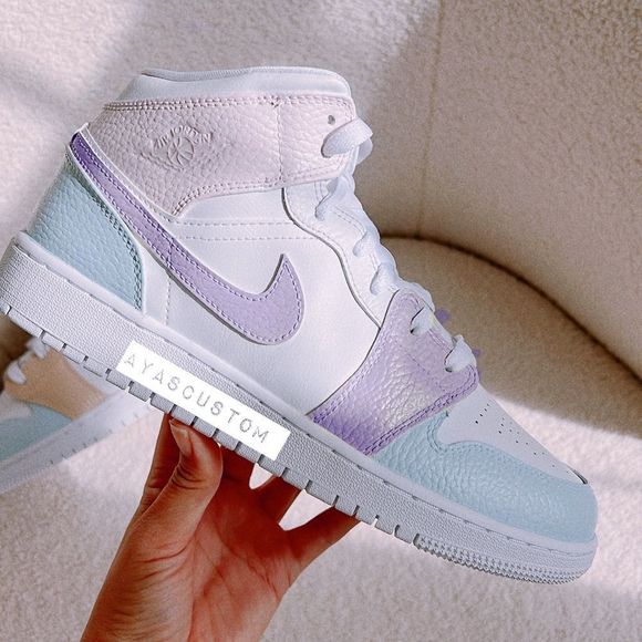 COPY - Custom painted Air Jordan 1 mid - Picture 1 of 2